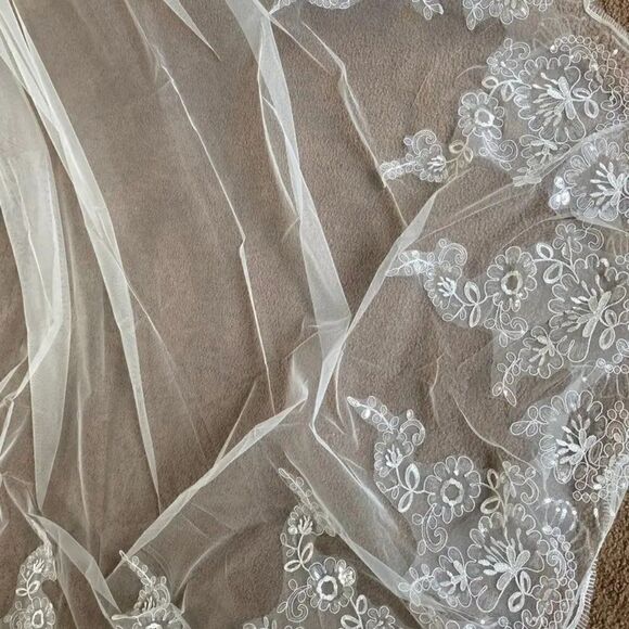 Garricks Designs White Bridal Veil